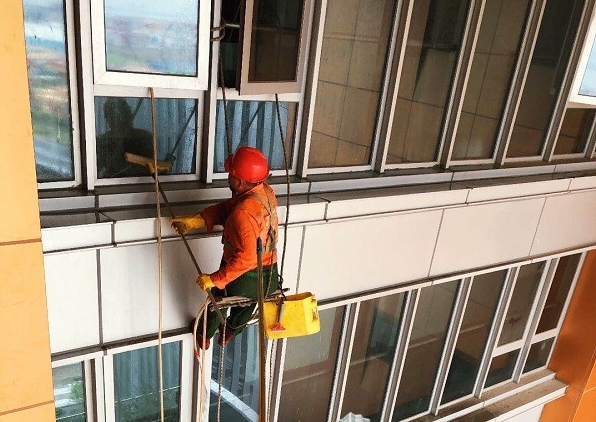 高空外墻如何清洗？教你5種不同材質(zhì)外墻清洗